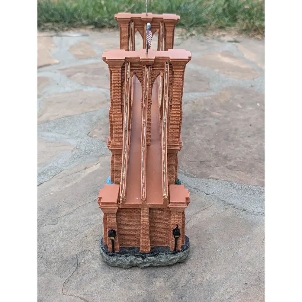 Brooklyn Bridge HO Scale Train Accessory Lighted Bradford Exchange 18